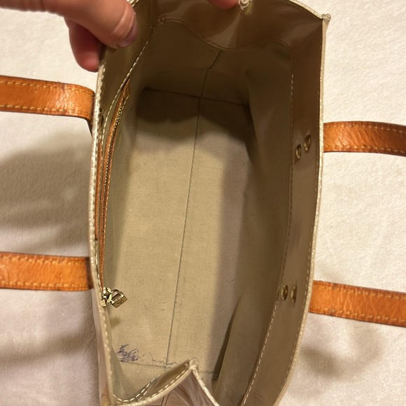 Authentic Louis Vuitton Monogram Beige Vernis Leather Reade PM Mini Tote Bag - Picture 5 of 12
